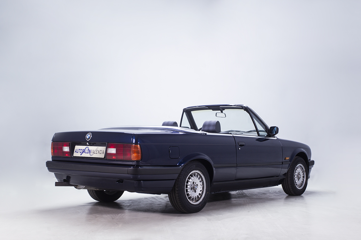 BMW / 318i Cabriolet (E30)