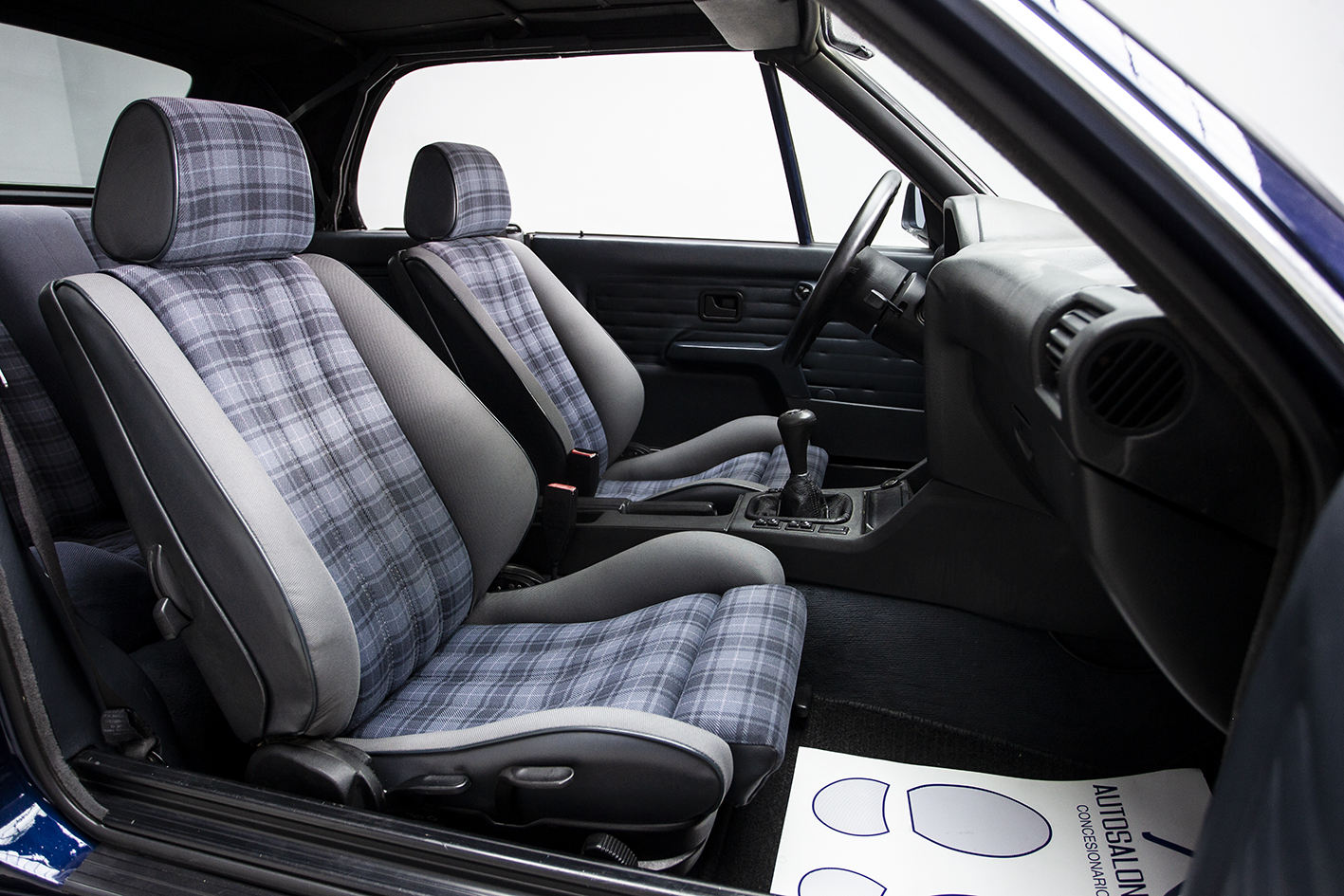 BMW / 318i Cabriolet (E30)