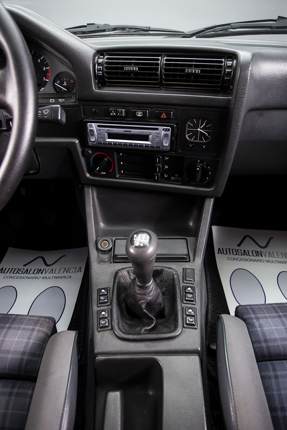 BMW / 318i Cabriolet (E30)