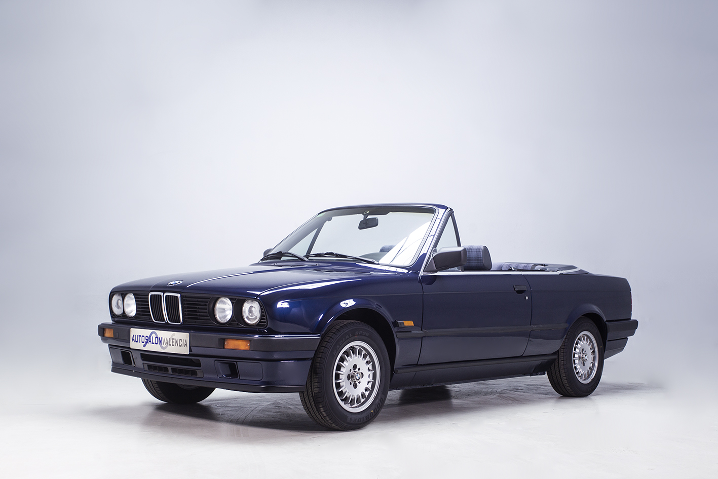 BMW / 318i Cabriolet (E30)
