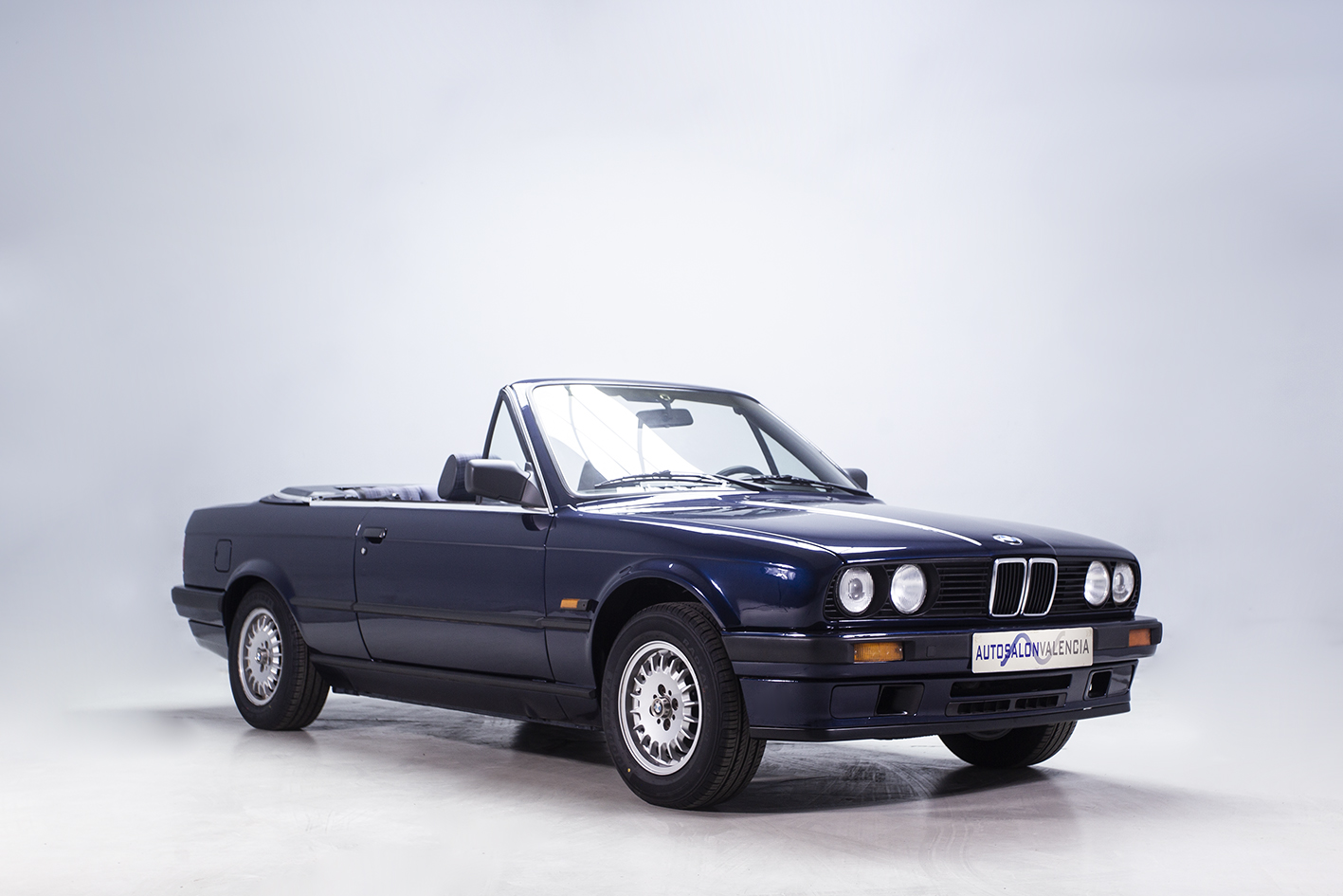 BMW / 318i Cabriolet (E30)