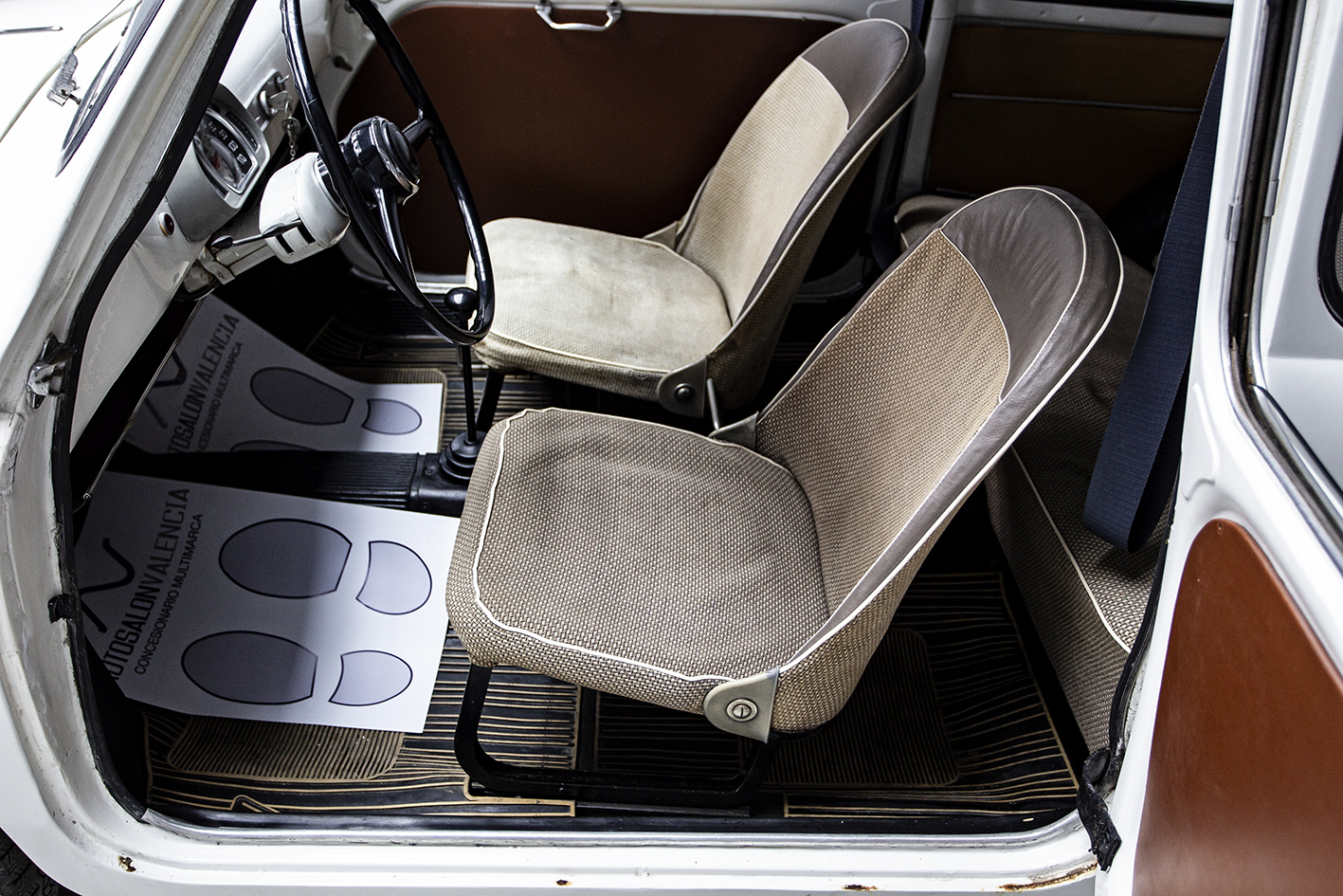 Seat / 600 Primera serie