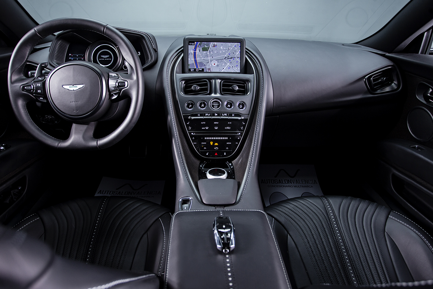 Aston Martin / DB11 4.0 V8