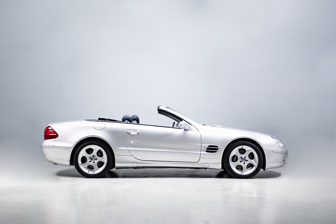 Mercedes-Benz / SL 500 W230