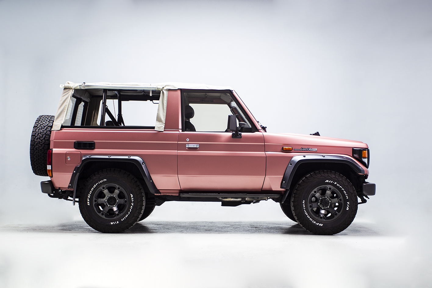 Toyota / Land Cruiser BJ 73