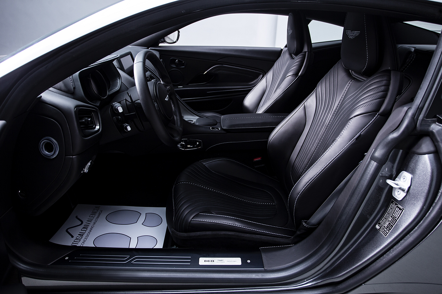 Aston Martin / DB11 4.0 V8