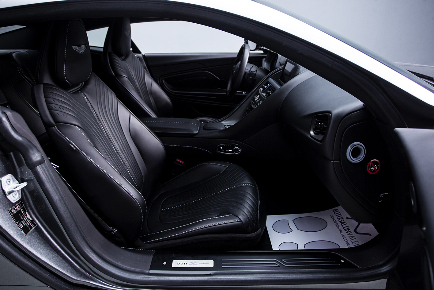 Aston Martin / DB11 4.0 V8