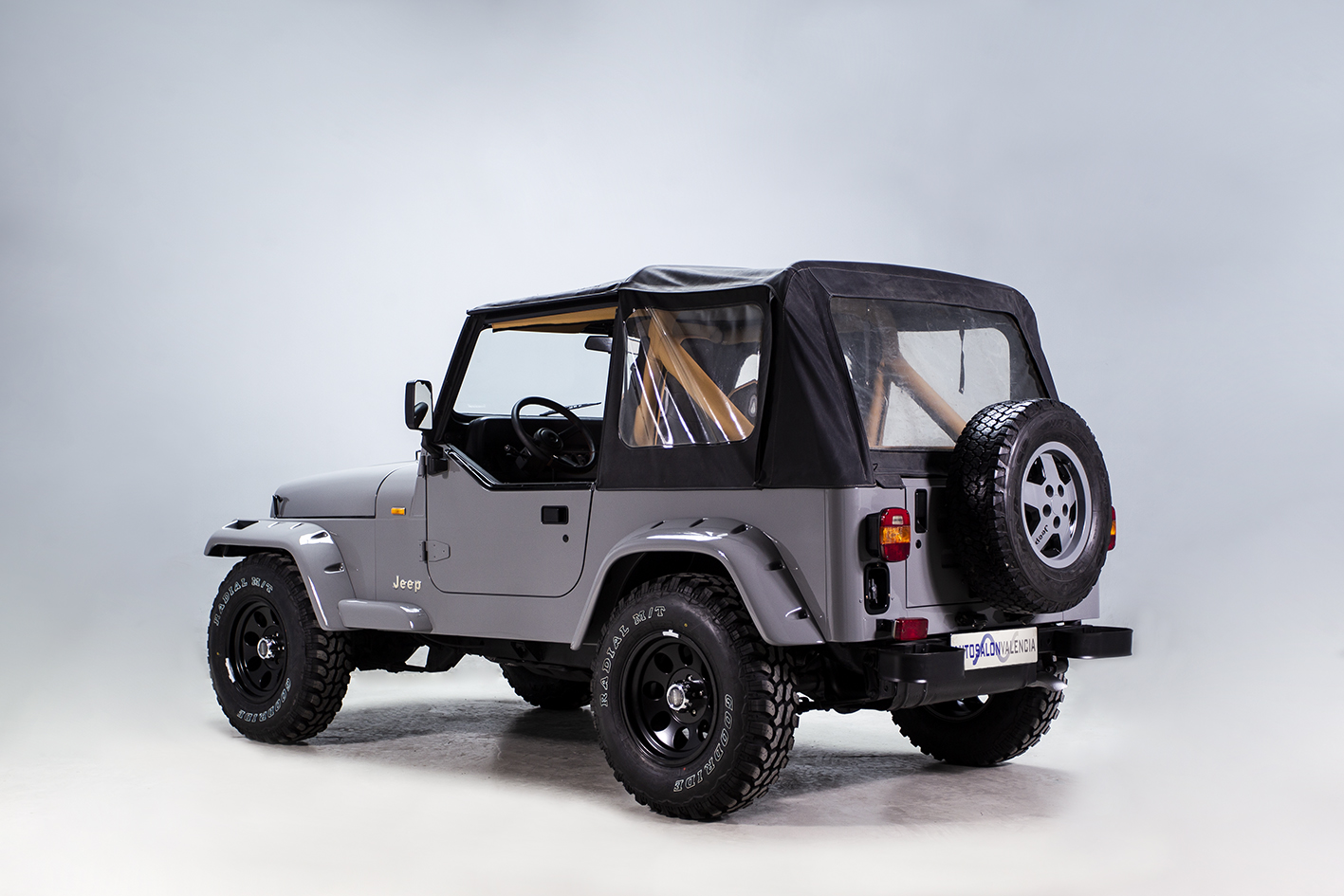 Jeep / Wrangler 2.5 Soft Top YJ