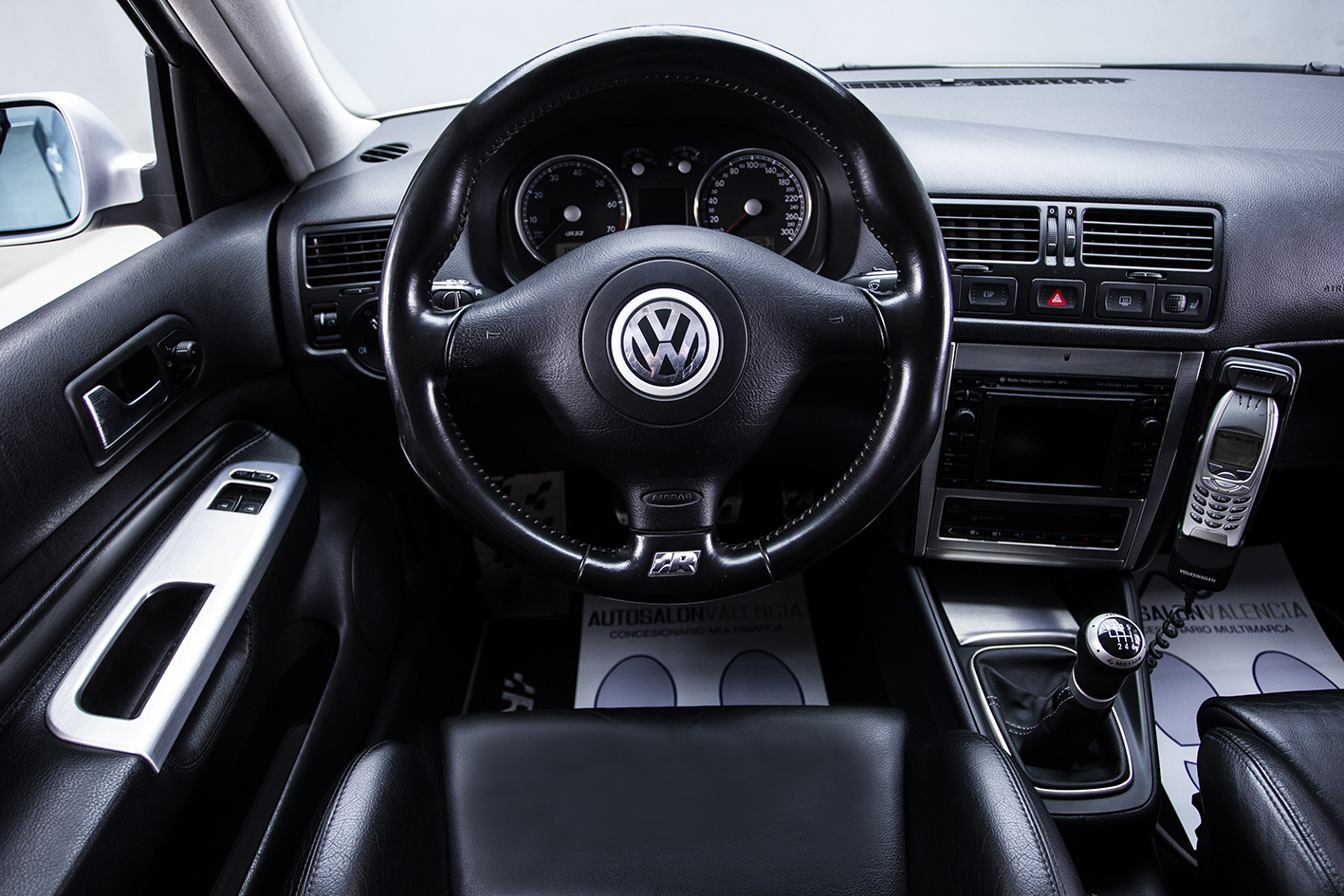 Volkswagen / Golf R32