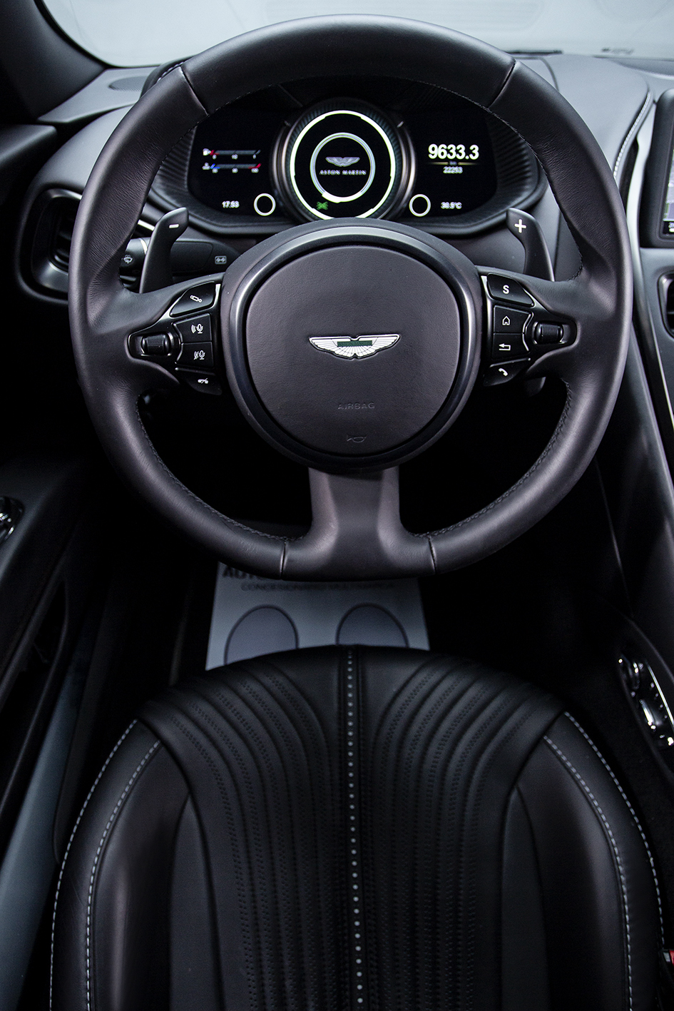 Aston Martin / DB11 4.0 V8