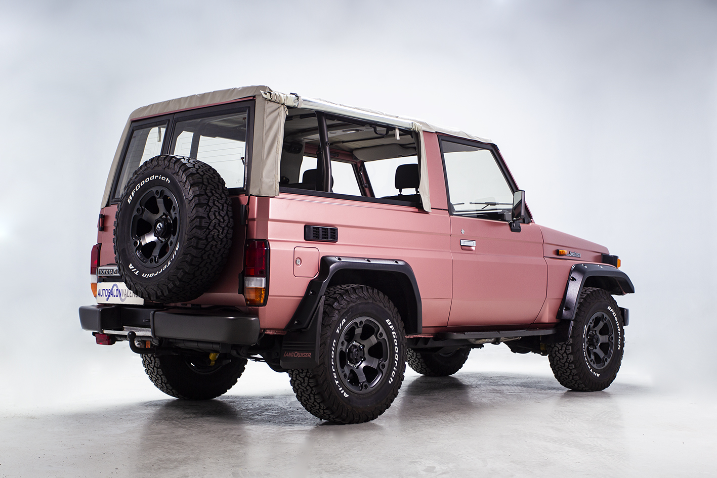 Toyota / Land Cruiser BJ 73