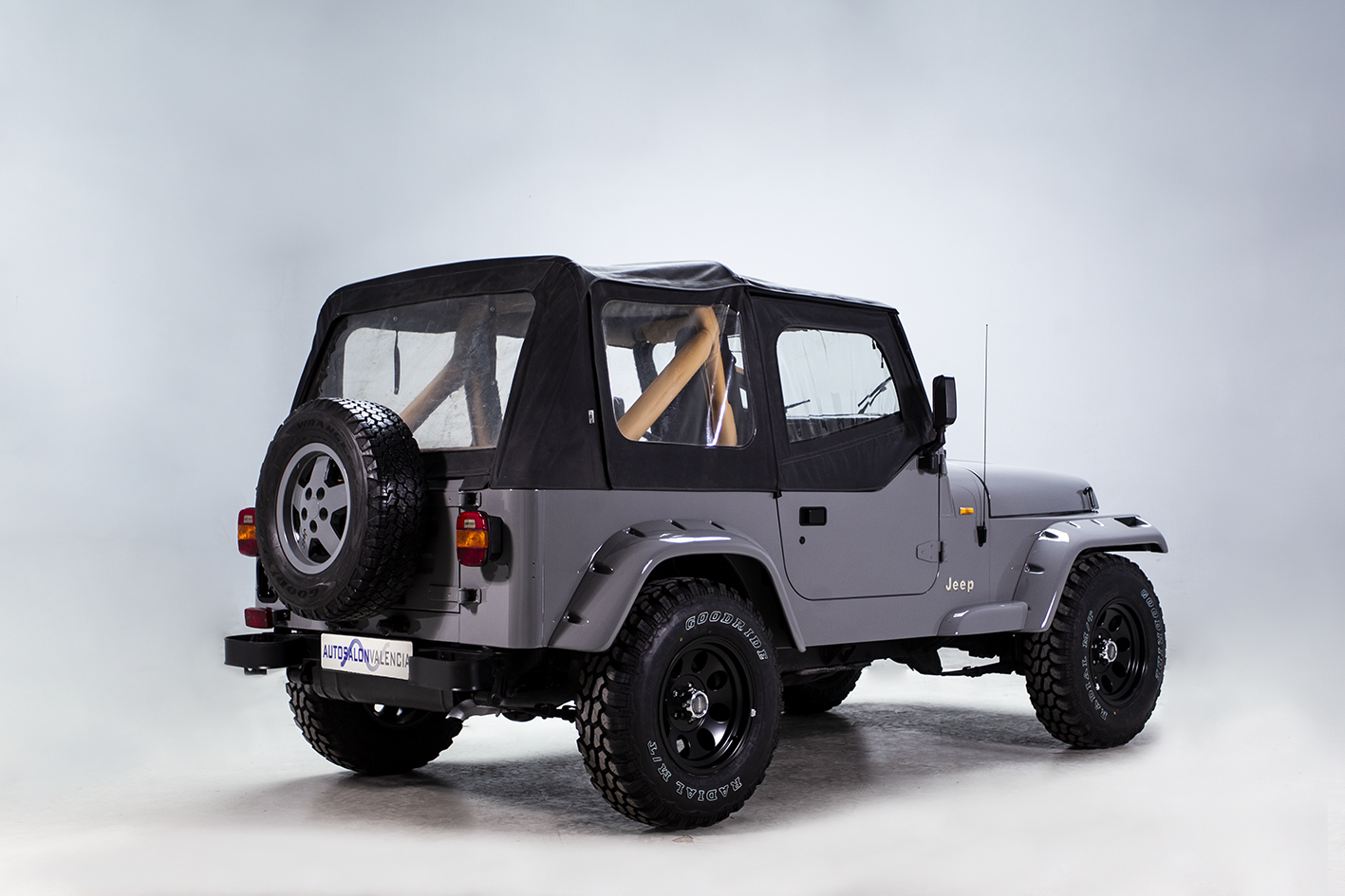 Jeep / Wrangler 2.5 Soft Top YJ