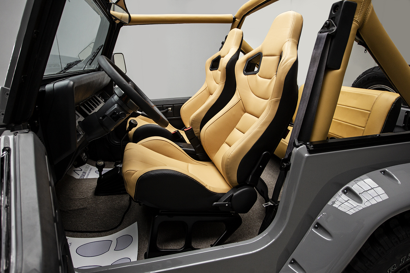 Jeep / Wrangler 2.5 Soft Top YJ