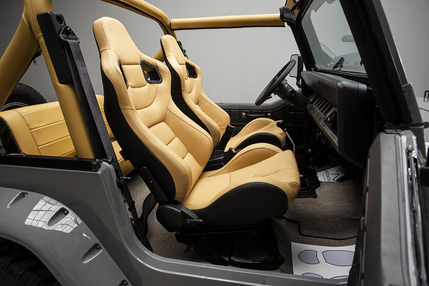 Jeep / Wrangler 2.5 Soft Top YJ