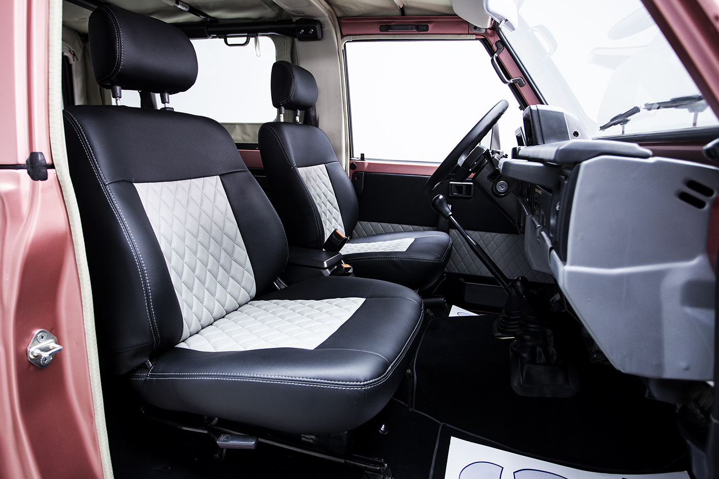 Toyota / Land Cruiser BJ 73