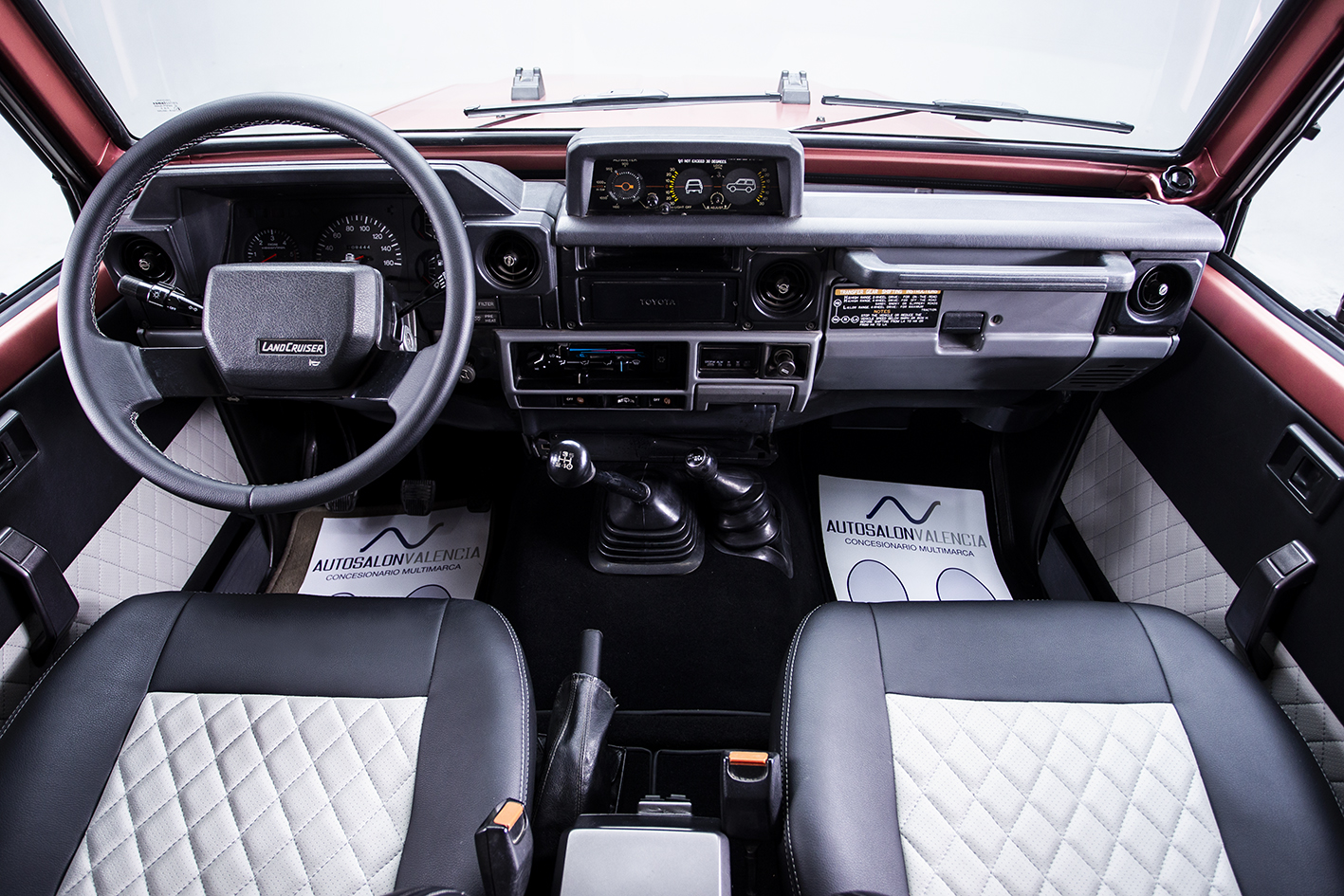 Toyota / Land Cruiser BJ 73