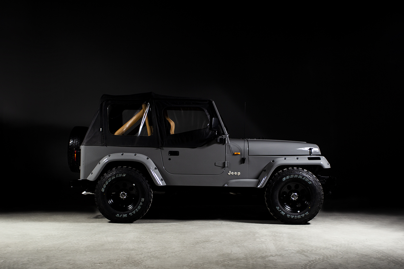 Jeep / Wrangler 2.5 Soft Top YJ