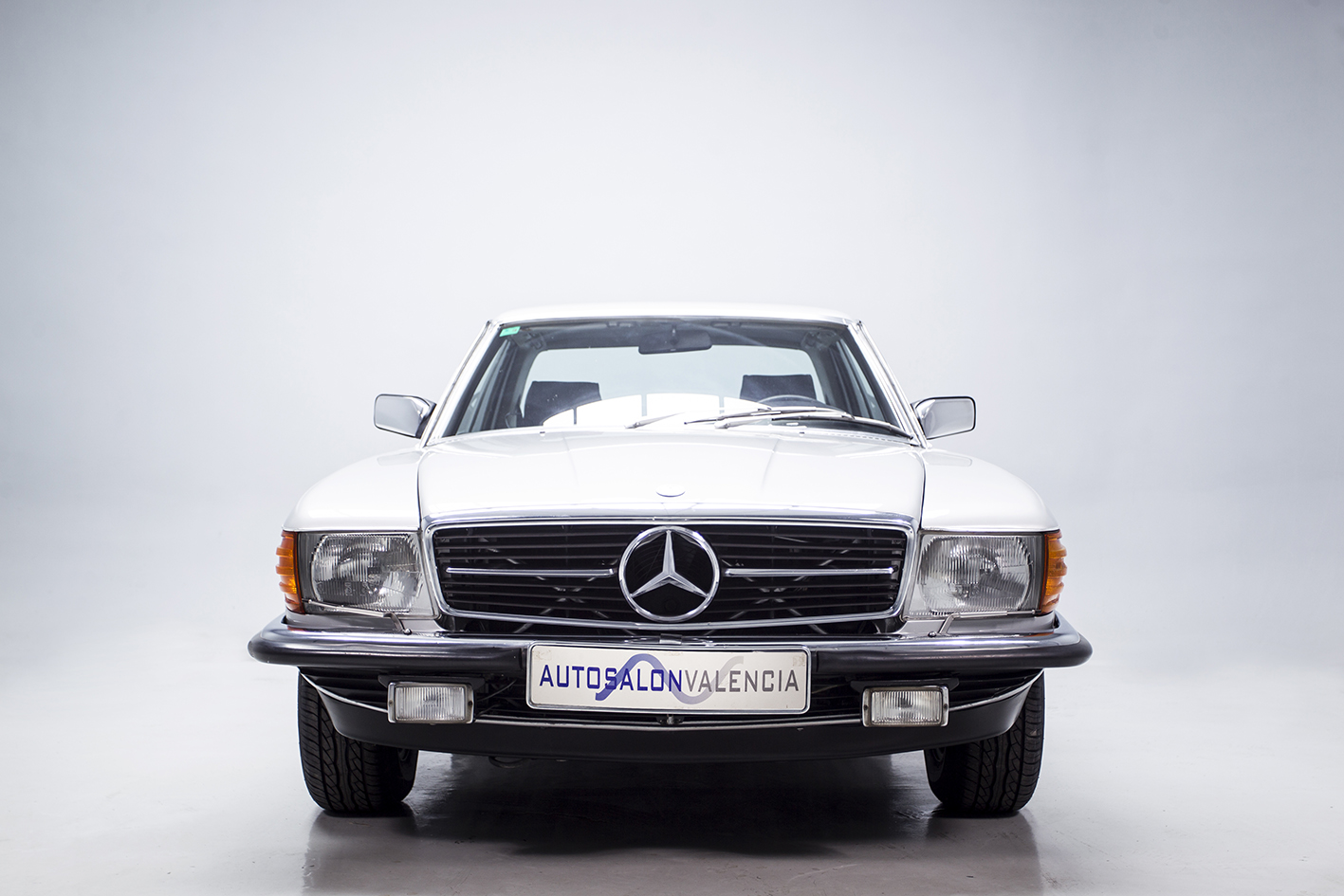 Mercedes-Benz / SLC 500 (w107)