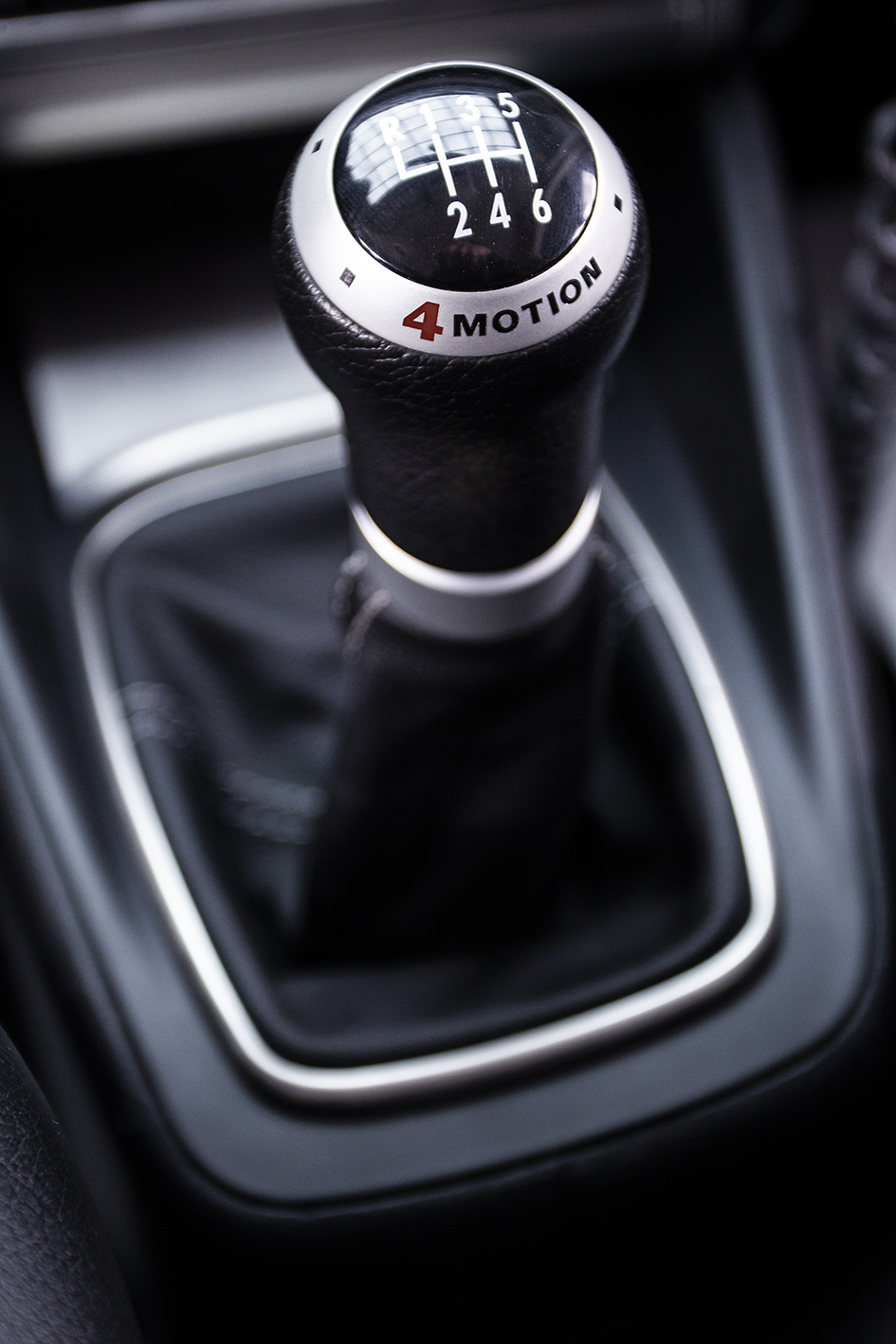 Volkswagen / Golf R32