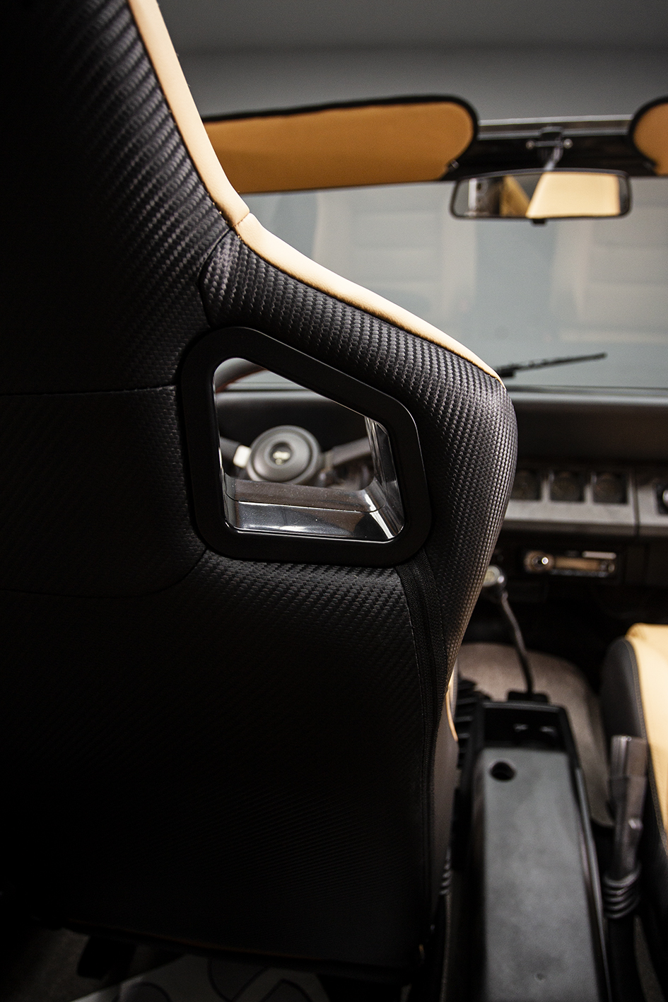 Jeep / Wrangler 2.5 Soft Top YJ