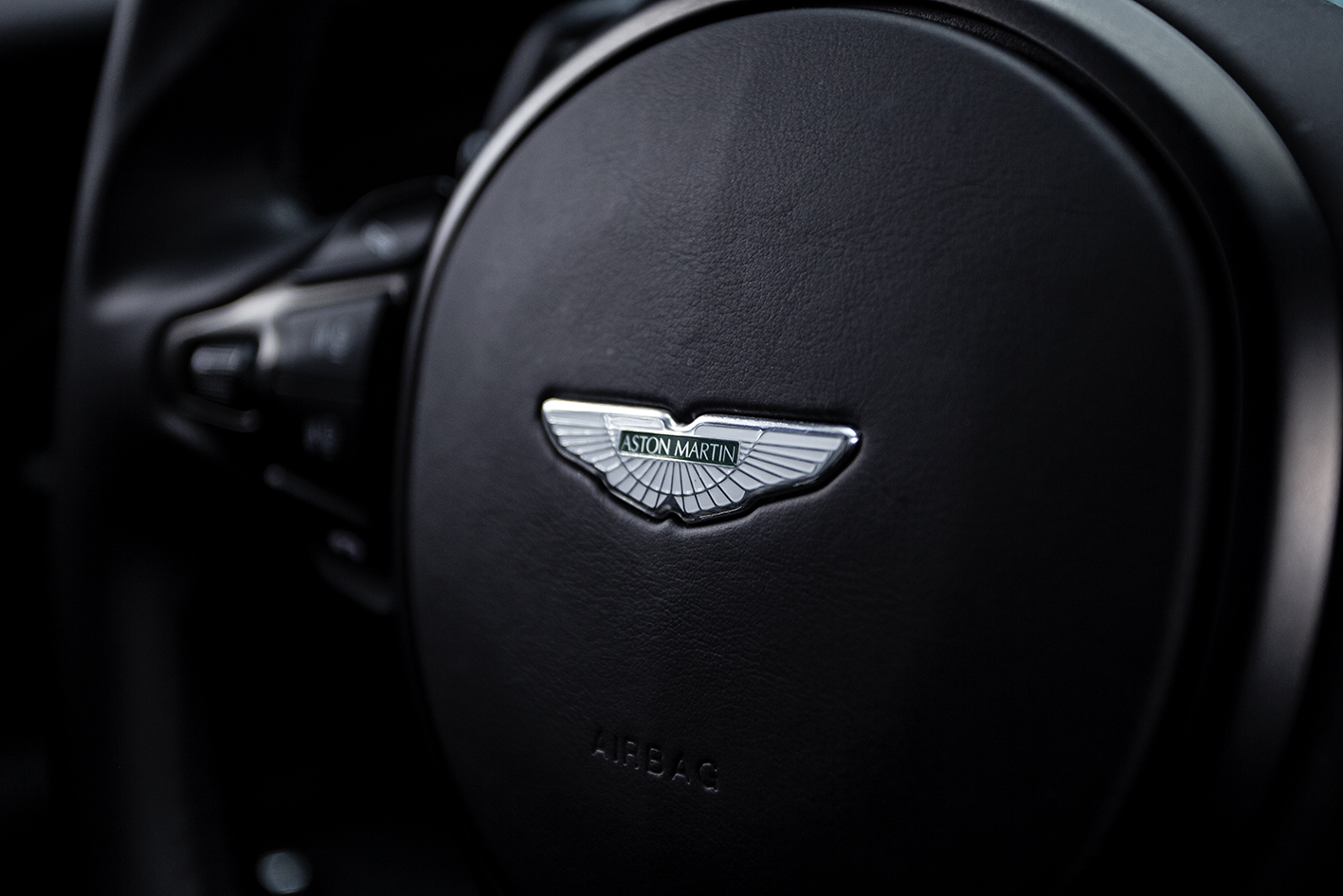 Aston Martin / DB11 4.0 V8