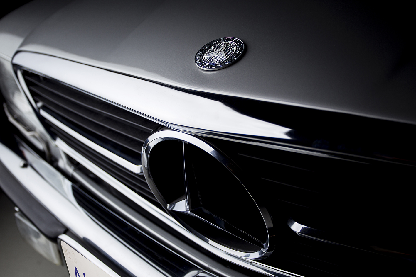 Mercedes-Benz / SLC 500 (w107)