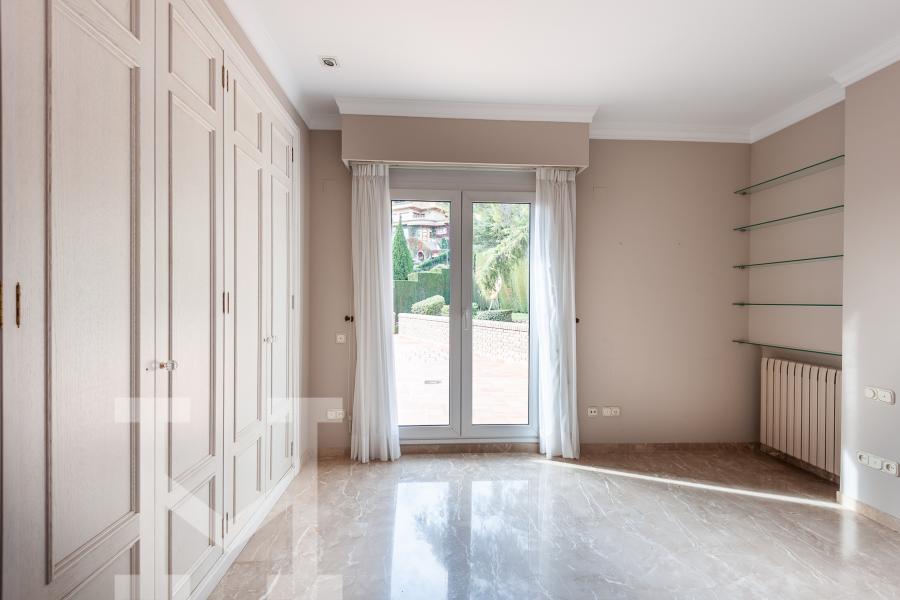 2405-Monasterios-Paseo Porta Coeli_7-234-HDR+marca