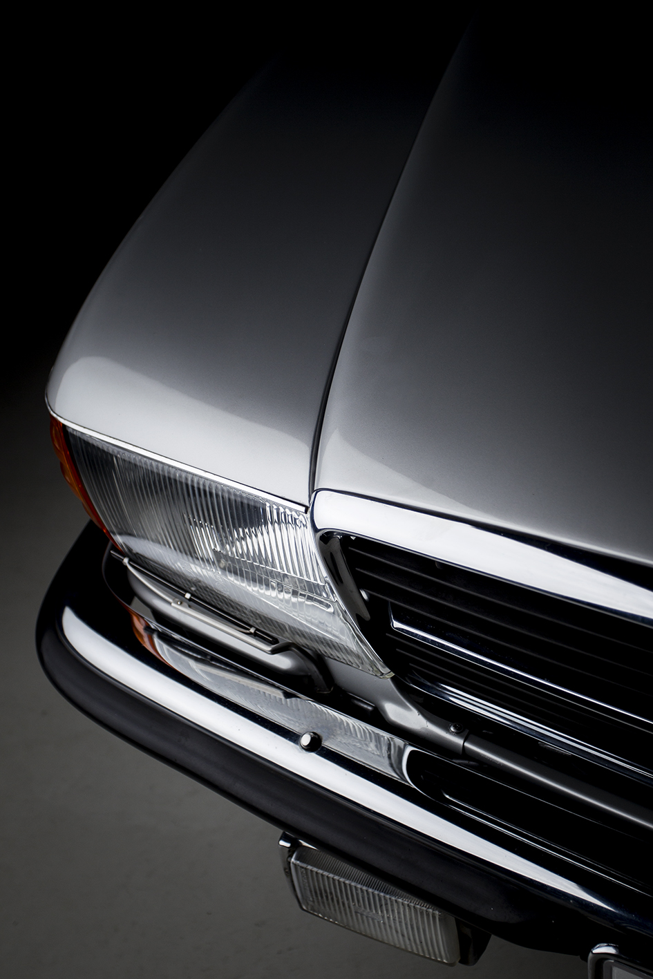 Mercedes-Benz / SLC 500 (w107)