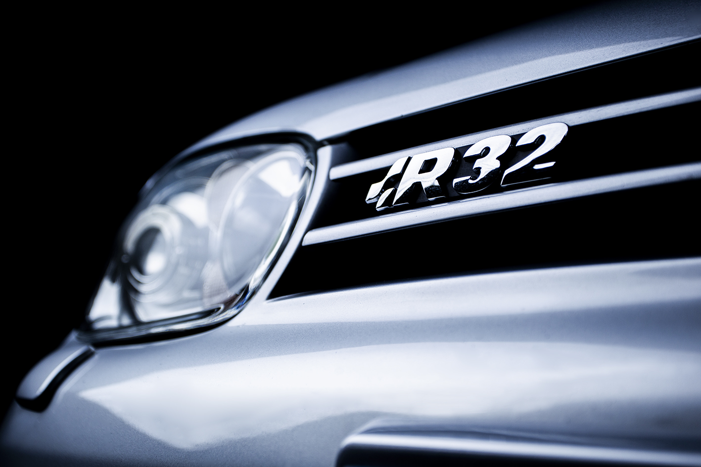 Volkswagen / Golf R32
