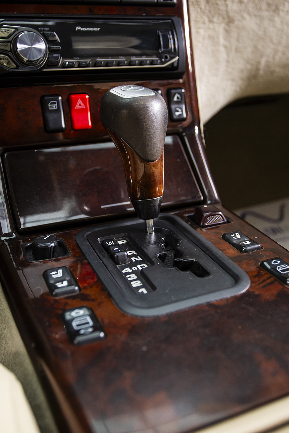 Mercedes-Benz / SL 320 (R129)