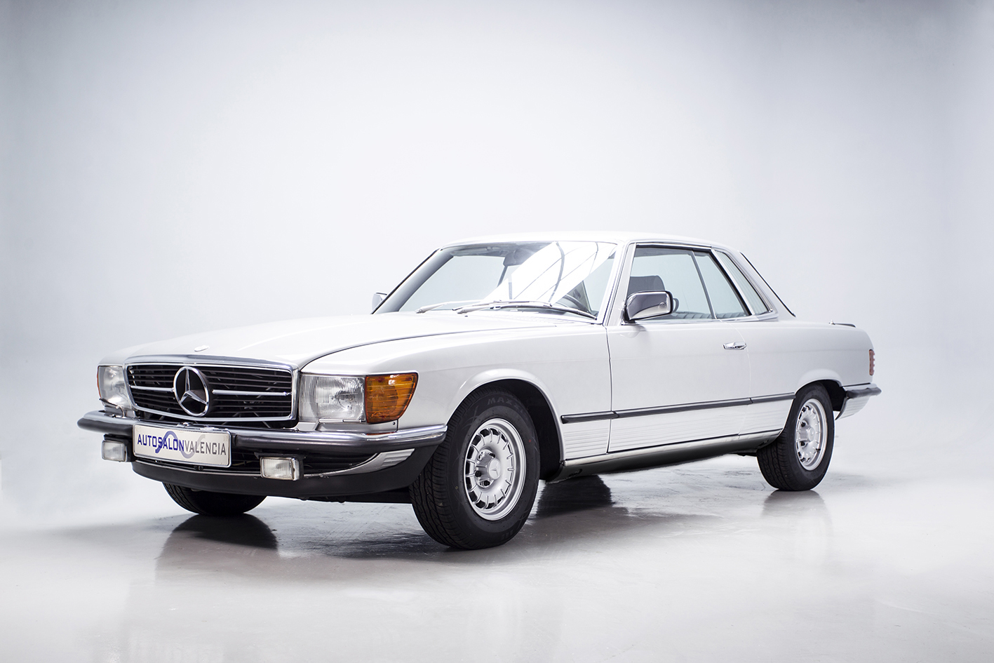 Mercedes-Benz / SLC 500 (w107)