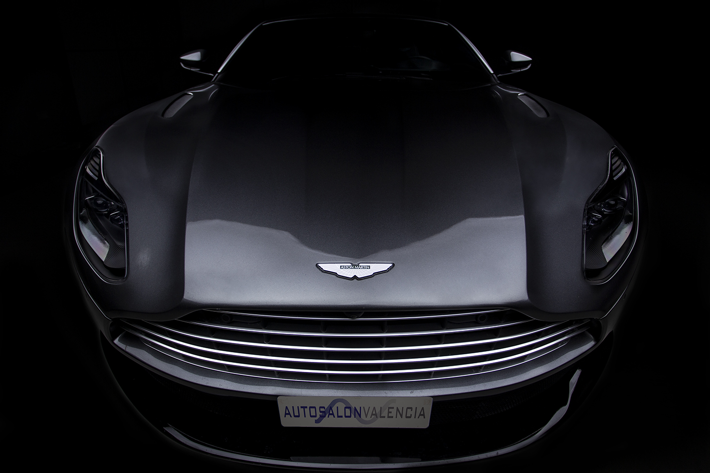 Aston Martin / DB11 4.0 V8