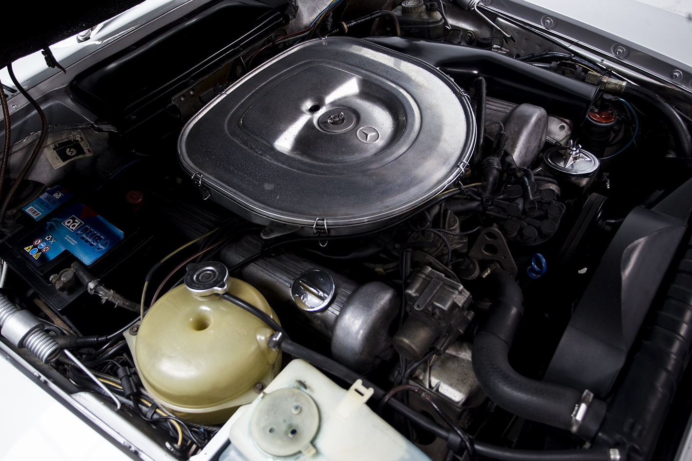 Mercedes-Benz / SLC 500 (w107)