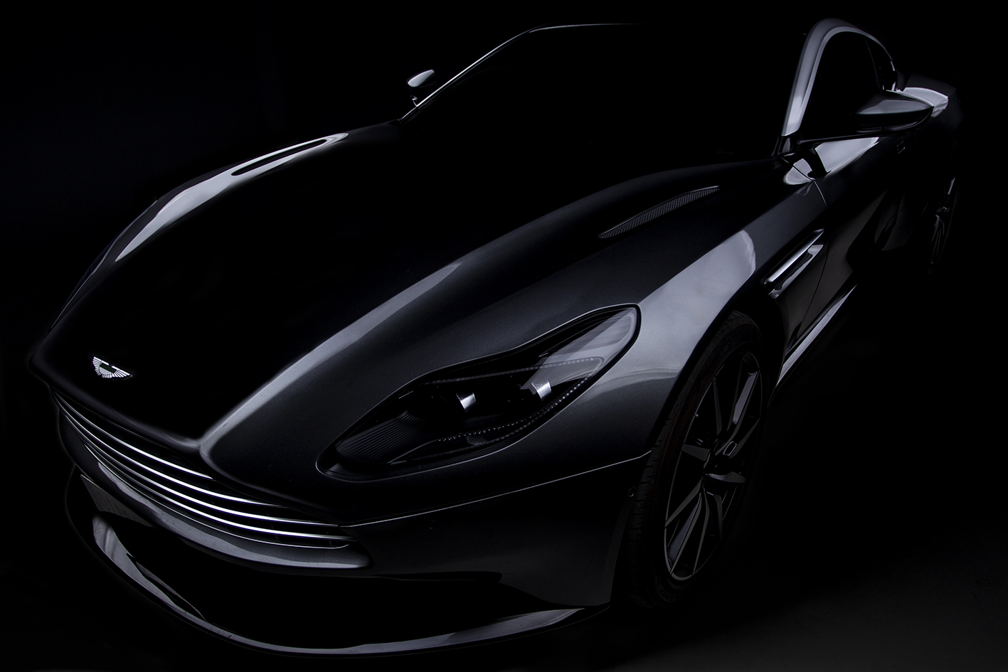 Aston Martin / DB11 4.0 V8