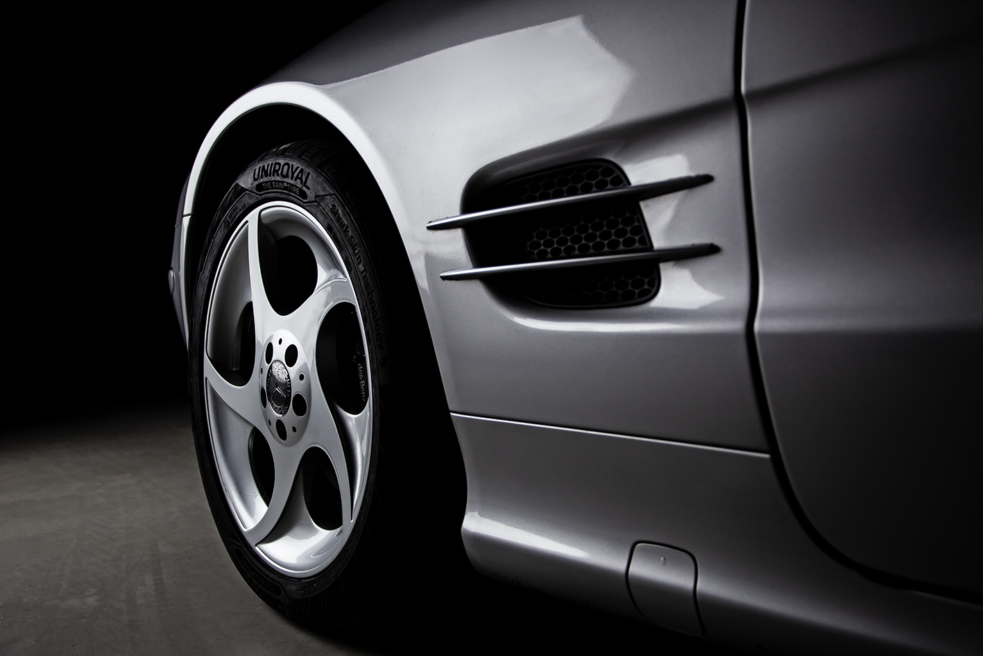 Mercedes-Benz / SL 500 W230