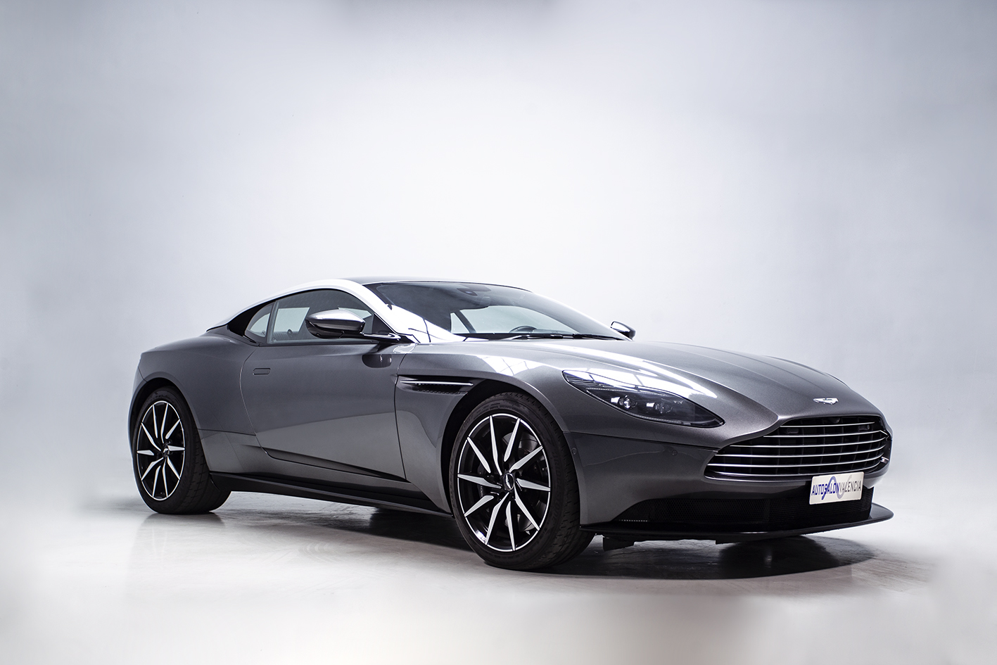 Aston Martin / DB11 4.0 V8