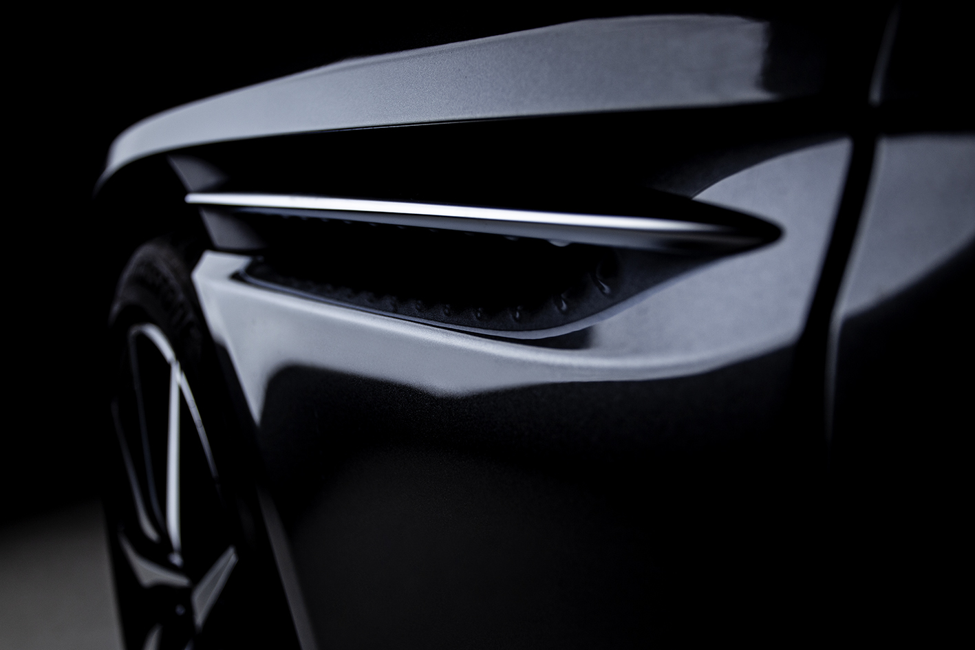 Aston Martin / DB11 4.0 V8