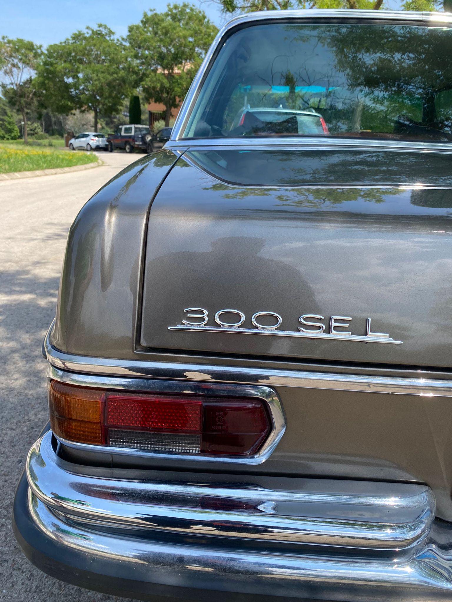 Mercedes-Benz / 300 SEL 3.5