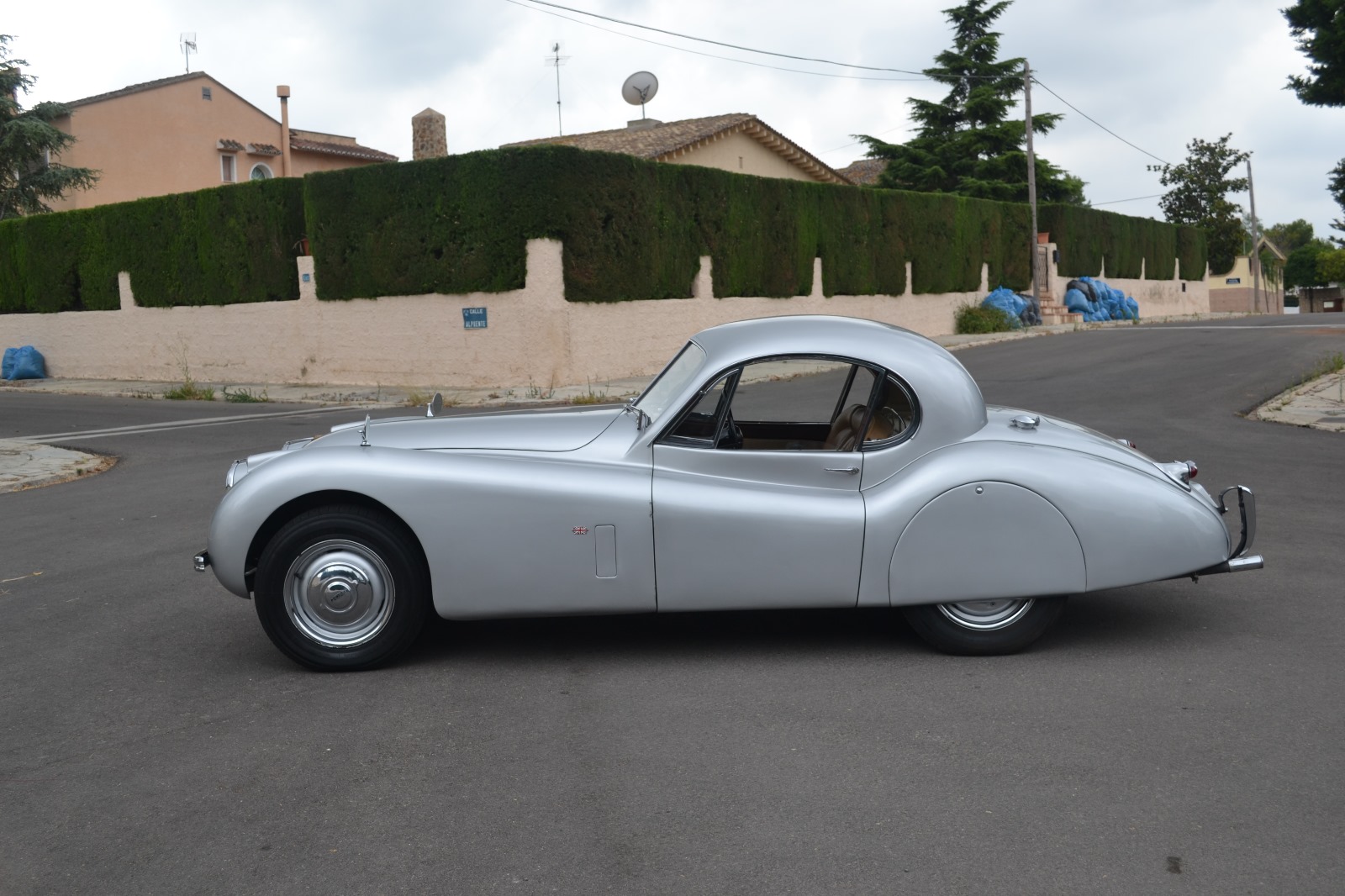 Jaguar / JAGUAR XK120 FIXED HEAD COUPE