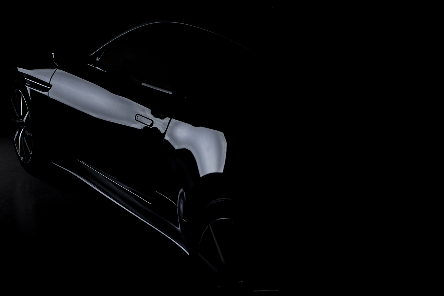 Aston Martin / DB11 4.0 V8