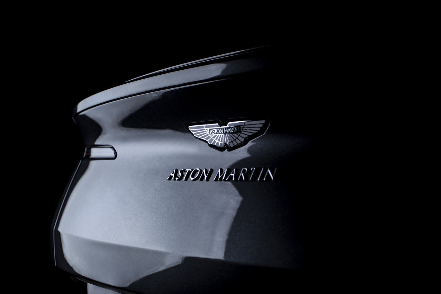 Aston Martin / DB11 4.0 V8