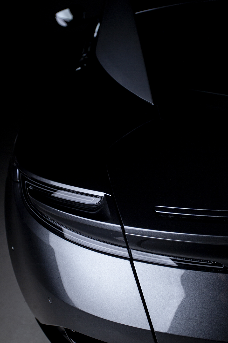 Aston Martin / DB11 4.0 V8