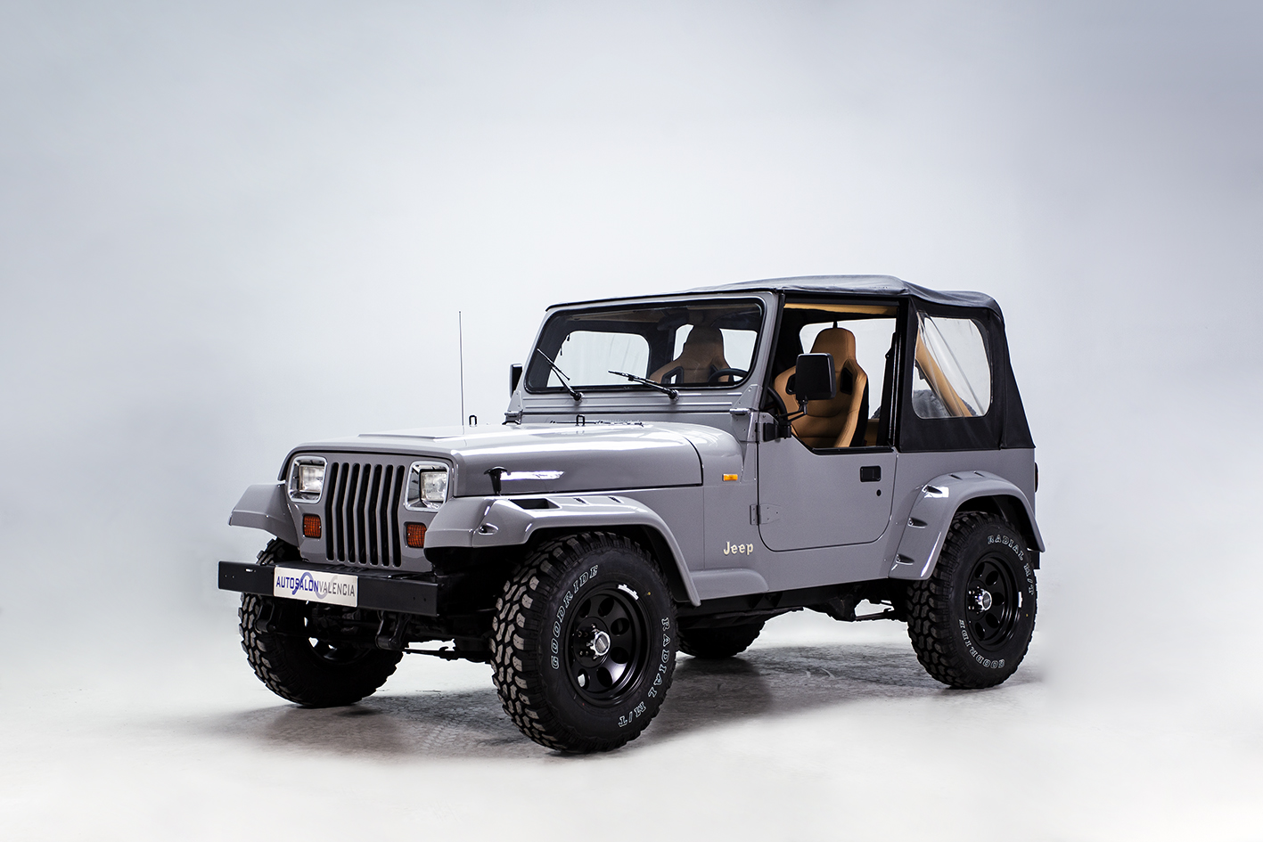 Jeep / Wrangler 2.5 Soft Top YJ