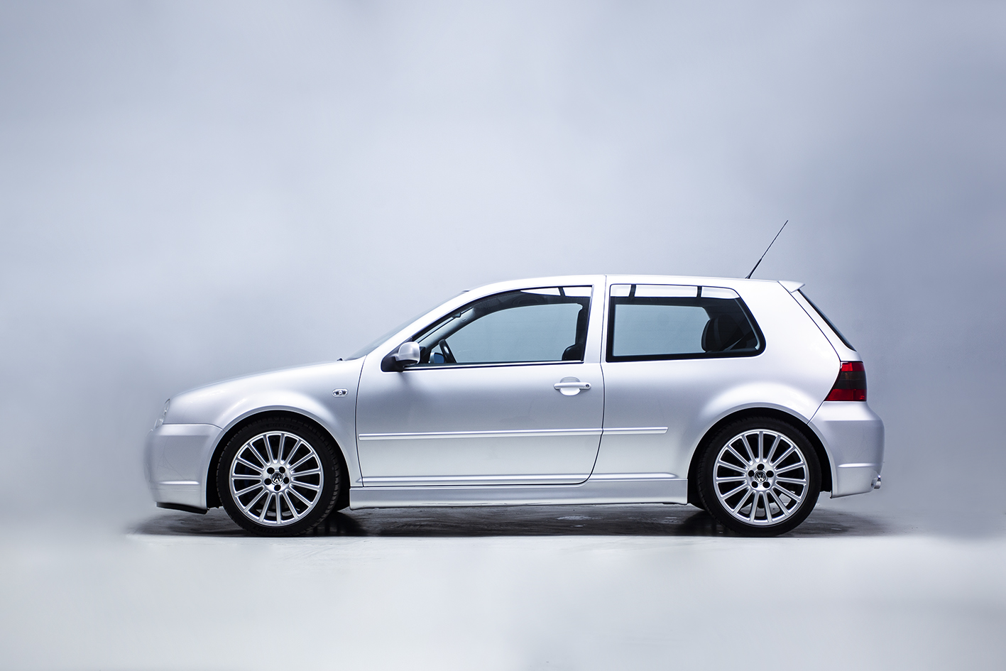 Volkswagen / Golf R32