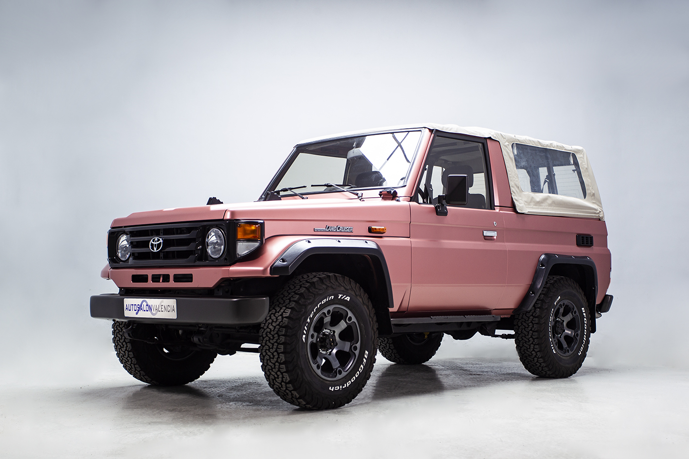 Toyota / Land Cruiser BJ 73