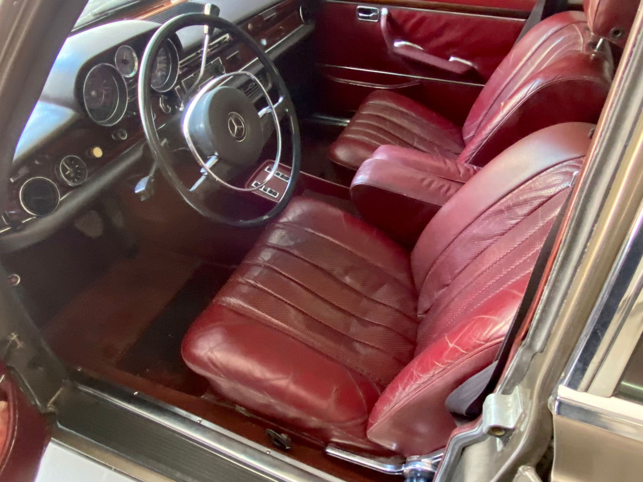 Mercedes-Benz / 300 SEL 3.5