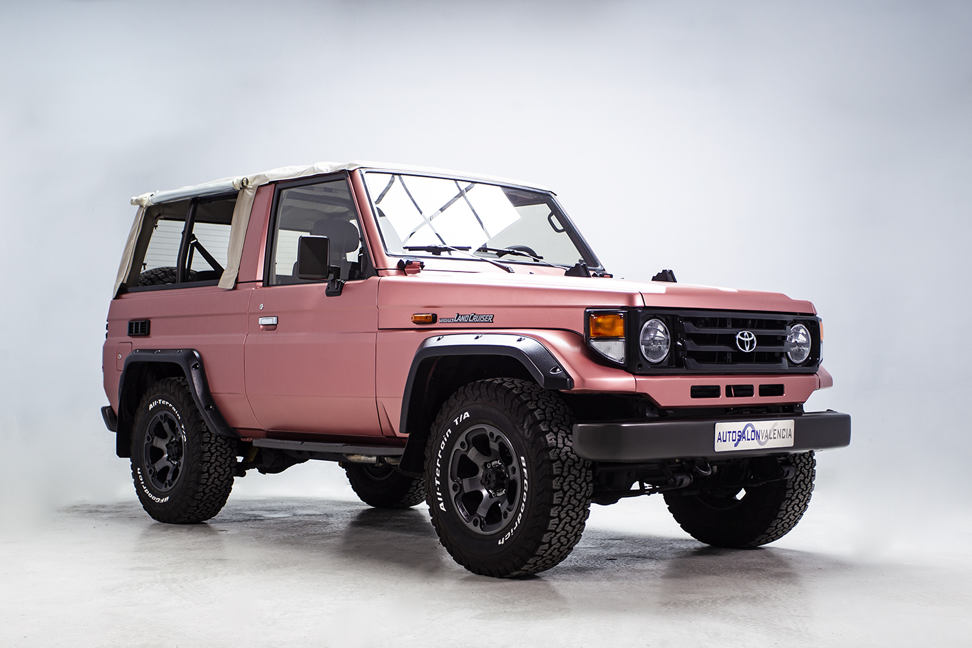 Toyota / Land Cruiser BJ 73