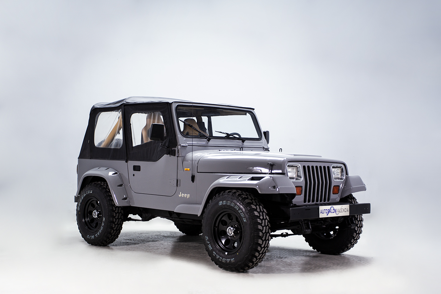 Jeep / Wrangler 2.5 Soft Top YJ