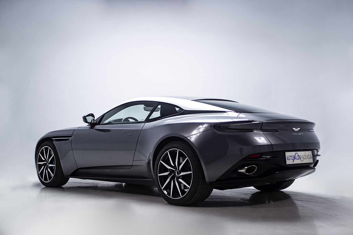 Aston Martin / DB11 4.0 V8