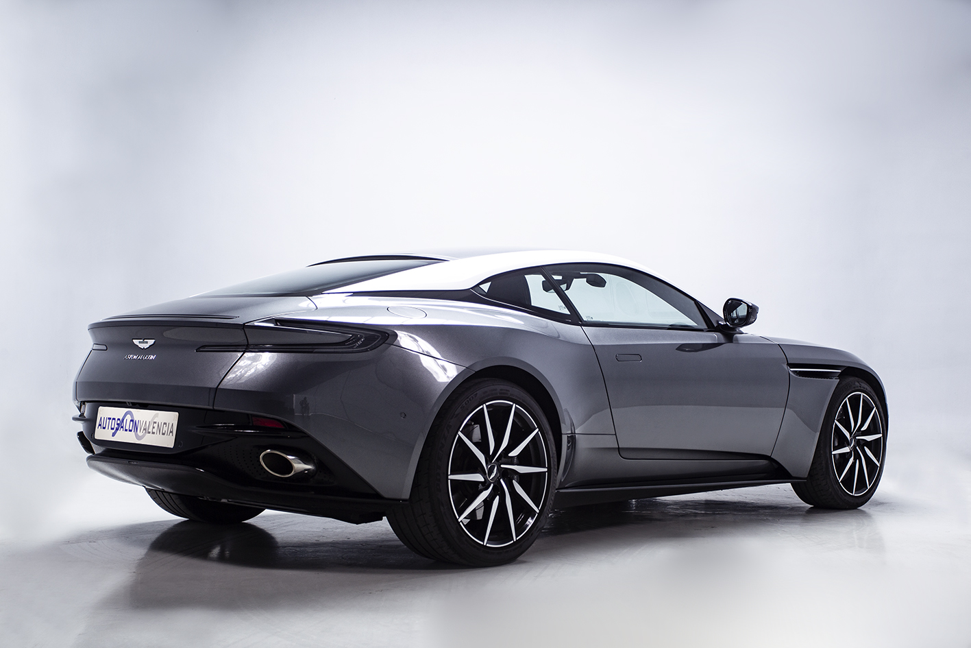 Aston Martin / DB11 4.0 V8